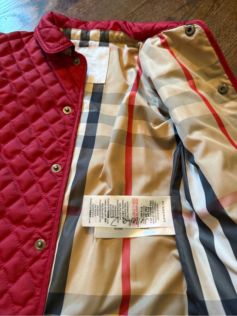 Burberry Red Quilted Kids Puffer Jacket - Picture 5 of 11